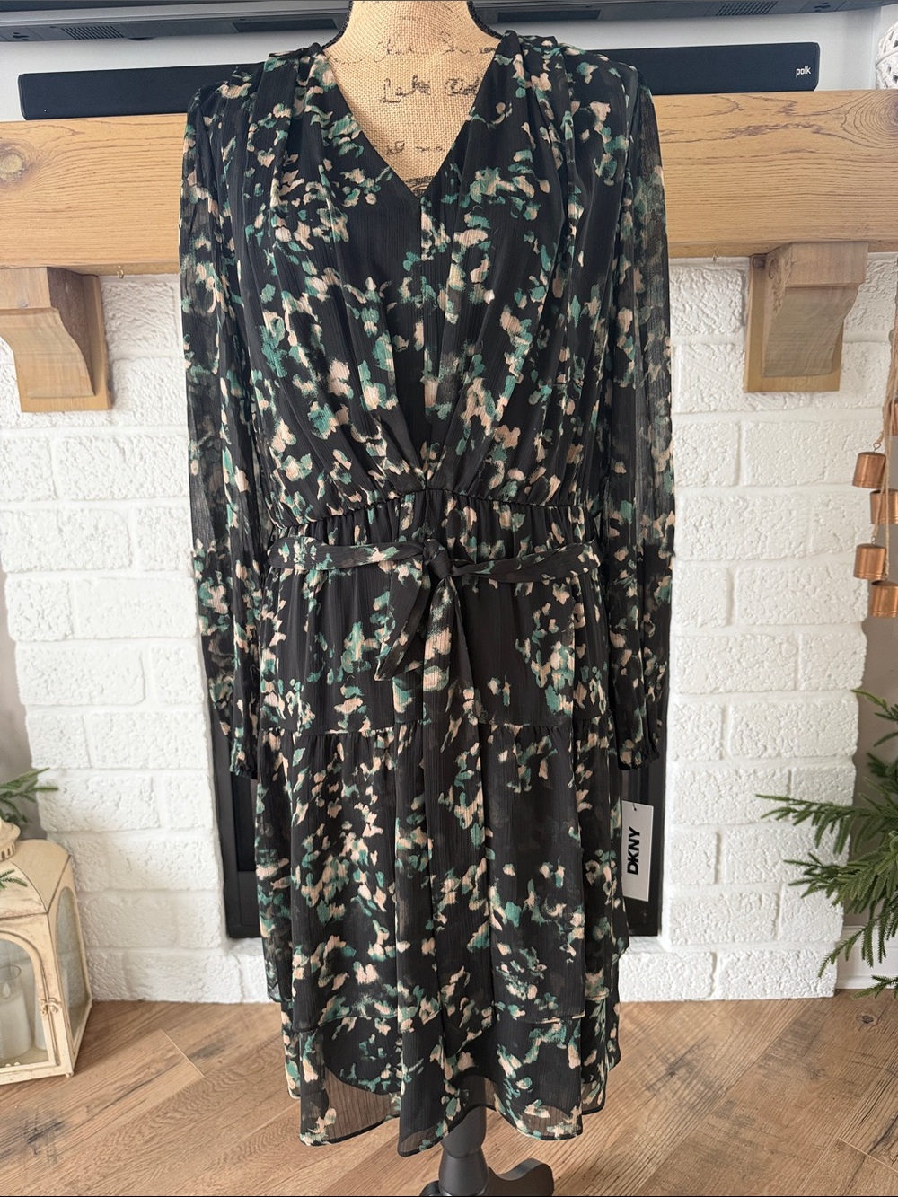 DKNY Women's Long Balloon Sleeve V-Neck Mini Ruffle Hem Belted Dress